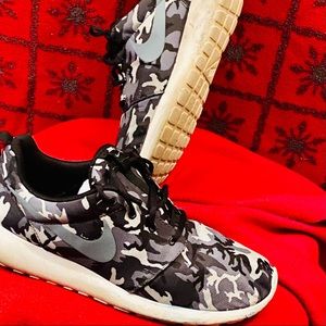 Mens Nike Roshe Camo Shoes 